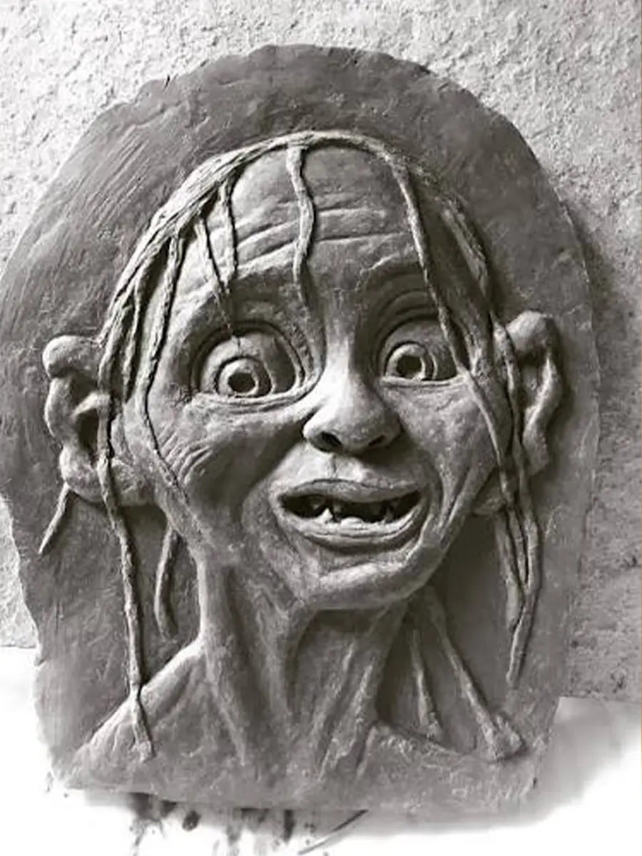 Sculpture relief of Smiggle the Hobbit by Bobby Otto